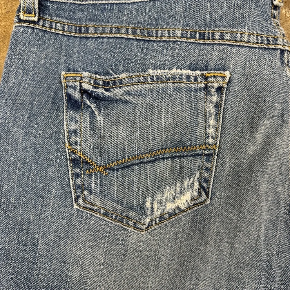 BKE Easy Street Bootcut Jeans Mens 34x33.5‎ Blue Faded Distressed Denim Buckle